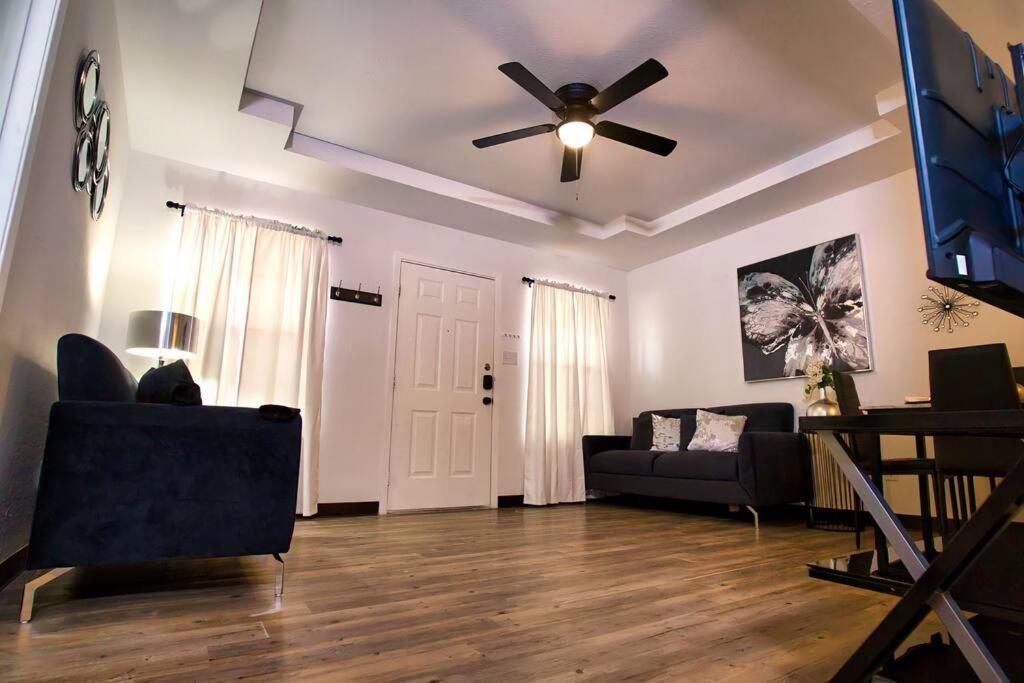 Chic & Cozy 2 Bedroom - 1 Bathroom - Rated Best Eagle Pass Εξωτερικό φωτογραφία