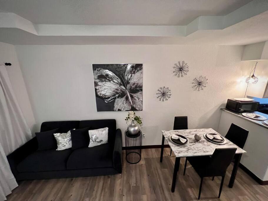 Chic & Cozy 2 Bedroom - 1 Bathroom - Rated Best Eagle Pass Εξωτερικό φωτογραφία