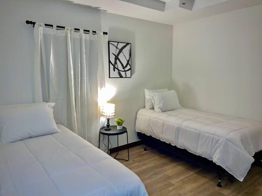 Chic & Cozy 2 Bedroom - 1 Bathroom - Rated Best Eagle Pass Εξωτερικό φωτογραφία